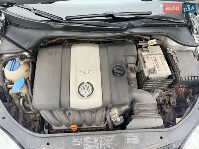 Серый Фольксваген Гольф, объемом двигателя 2.5 л и пробегом 247 тыс. км за 5700 $, фото 14 на Automoto.ua