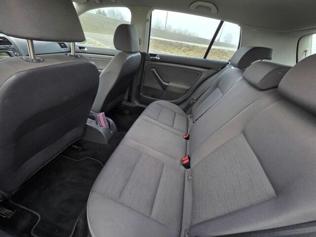 Серый Фольксваген Гольф, объемом двигателя 1.4 л и пробегом 234 тыс. км за 1379 $, фото 7 на Automoto.ua