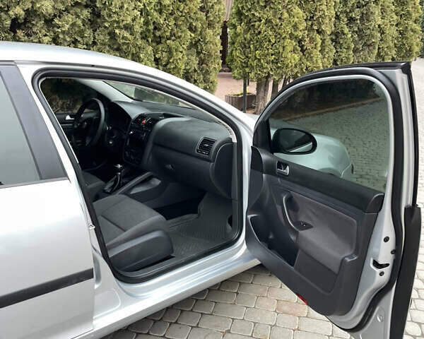 Сірий Фольксваген Гольф, об'ємом двигуна 1.39 л та пробігом 201 тис. км за 5400 $, фото 4 на Automoto.ua