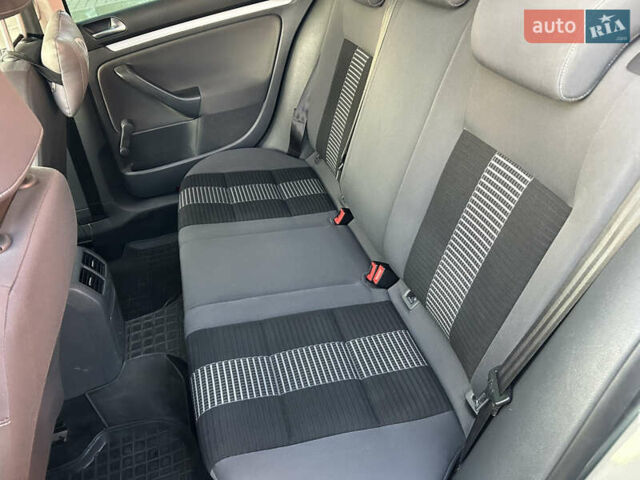 Сірий Фольксваген Гольф, об'ємом двигуна 1.39 л та пробігом 241 тис. км за 6199 $, фото 19 на Automoto.ua