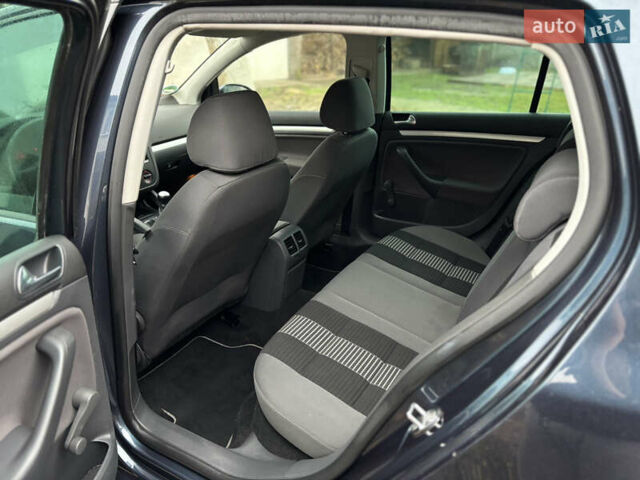 Сірий Фольксваген Гольф, об'ємом двигуна 1.4 л та пробігом 244 тис. км за 5999 $, фото 21 на Automoto.ua