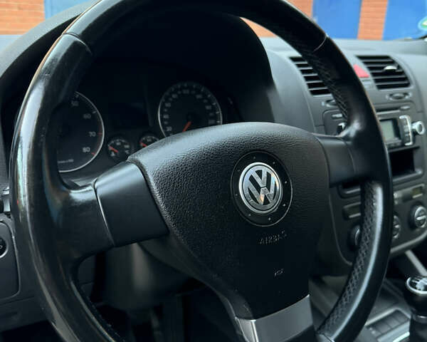 Серый Фольксваген Гольф, объемом двигателя 1.6 л и пробегом 232 тыс. км за 6799 $, фото 30 на Automoto.ua