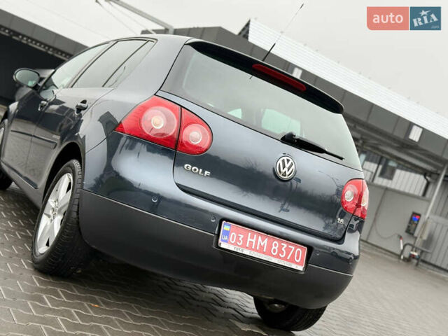 Серый Фольксваген Гольф, объемом двигателя 1.6 л и пробегом 227 тыс. км за 6300 $, фото 24 на Automoto.ua