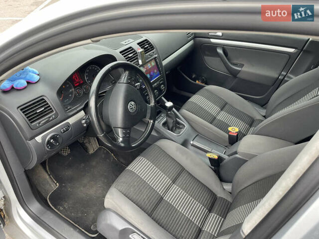 Серый Фольксваген Гольф, объемом двигателя 1.4 л и пробегом 184 тыс. км за 6999 $, фото 11 на Automoto.ua