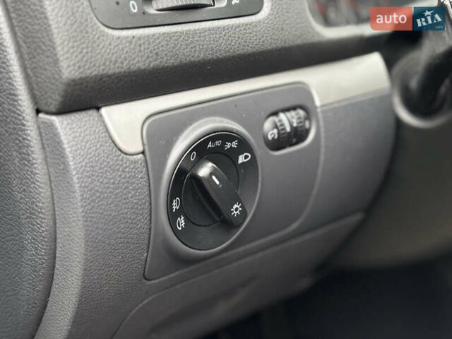 Сірий Фольксваген Гольф, об'ємом двигуна 1.4 л та пробігом 244 тис. км за 5999 $, фото 16 на Automoto.ua