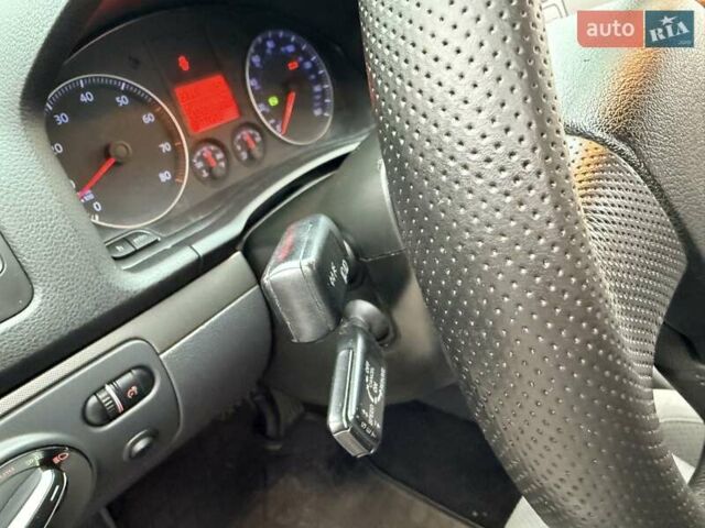 Серый Фольксваген Гольф, объемом двигателя 2.5 л и пробегом 247 тыс. км за 5700 $, фото 10 на Automoto.ua