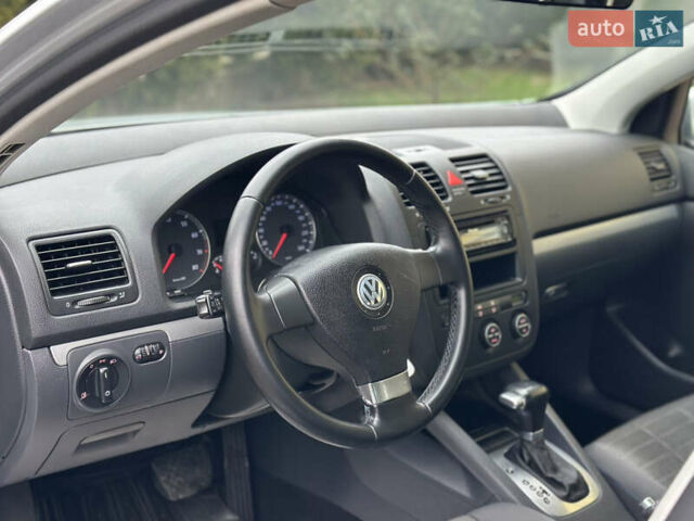 Сірий Фольксваген Гольф, об'ємом двигуна 1.6 л та пробігом 200 тис. км за 6999 $, фото 40 на Automoto.ua