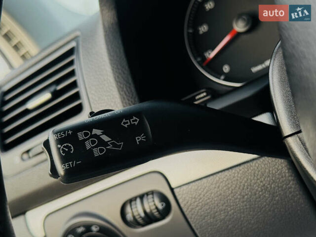 Серый Фольксваген Гольф, объемом двигателя 1.6 л и пробегом 170 тыс. км за 6600 $, фото 41 на Automoto.ua