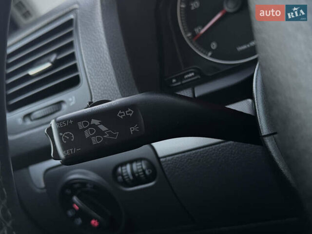 Сірий Фольксваген Гольф, об'ємом двигуна 1.6 л та пробігом 170 тис. км за 6600 $, фото 47 на Automoto.ua