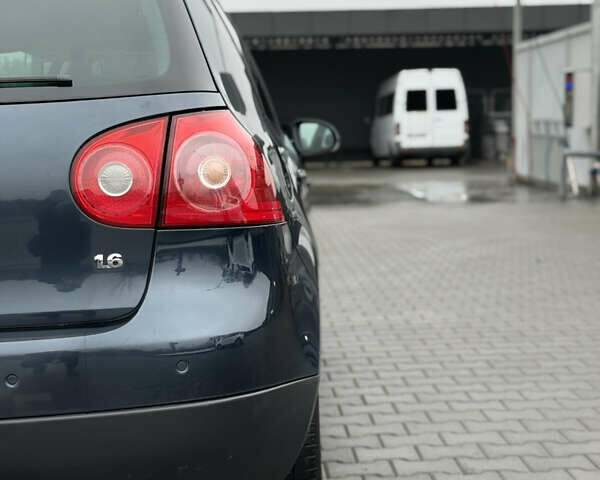 Серый Фольксваген Гольф, объемом двигателя 1.6 л и пробегом 227 тыс. км за 6300 $, фото 25 на Automoto.ua