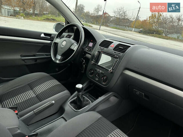 Серый Фольксваген Гольф, объемом двигателя 1.4 л и пробегом 249 тыс. км за 5900 $, фото 34 на Automoto.ua