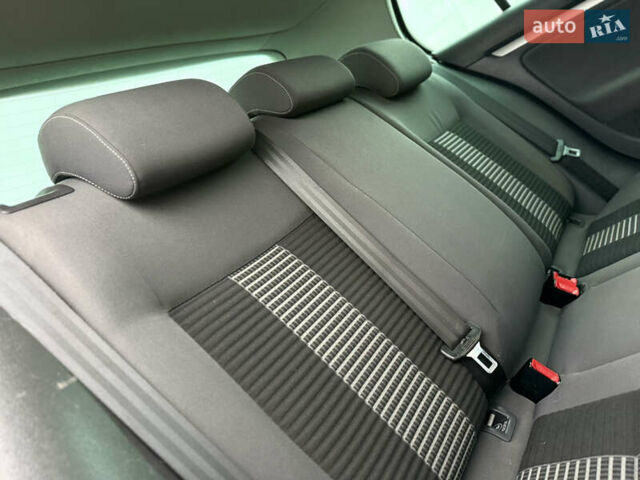 Серый Фольксваген Гольф, объемом двигателя 1.6 л и пробегом 227 тыс. км за 6300 $, фото 77 на Automoto.ua