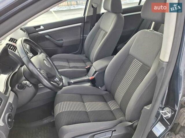 Серый Фольксваген Гольф, объемом двигателя 1.4 л и пробегом 225 тыс. км за 6850 $, фото 5 на Automoto.ua