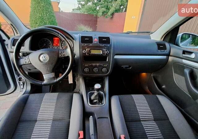 Сірий Фольксваген Гольф, об'ємом двигуна 1.39 л та пробігом 240 тис. км за 6500 $, фото 16 на Automoto.ua