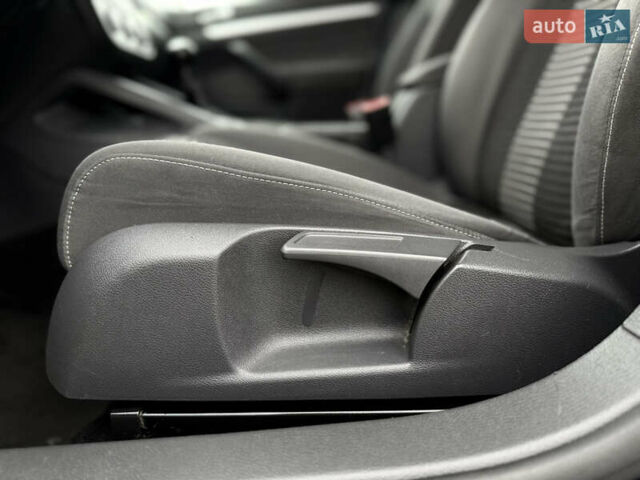 Серый Фольксваген Гольф, объемом двигателя 1.6 л и пробегом 227 тыс. км за 6300 $, фото 46 на Automoto.ua