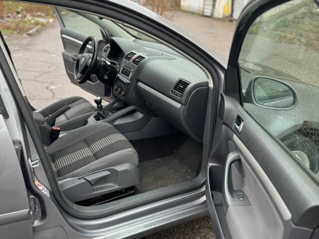 Сірий Фольксваген Гольф, об'ємом двигуна 1.9 л та пробігом 300 тис. км за 3500 $, фото 9 на Automoto.ua