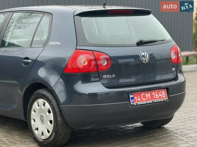 Сірий Фольксваген Гольф, об'ємом двигуна 1.6 л та пробігом 229 тис. км за 5555 $, фото 33 на Automoto.ua