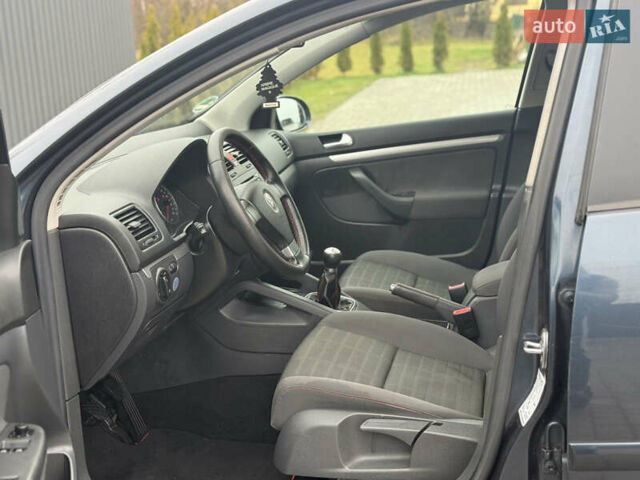 Сірий Фольксваген Гольф, об'ємом двигуна 1.6 л та пробігом 229 тис. км за 5555 $, фото 43 на Automoto.ua