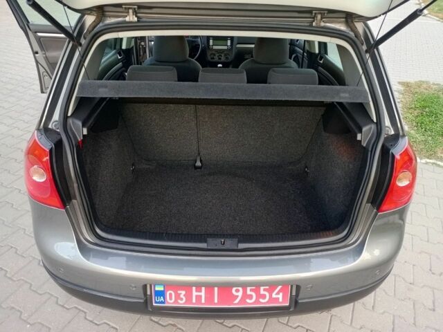 Серый Фольксваген Гольф, объемом двигателя 1.6 л и пробегом 196 тыс. км за 6399 $, фото 10 на Automoto.ua