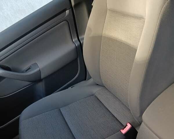 Серый Фольксваген Гольф, объемом двигателя 1.6 л и пробегом 168 тыс. км за 6800 $, фото 34 на Automoto.ua