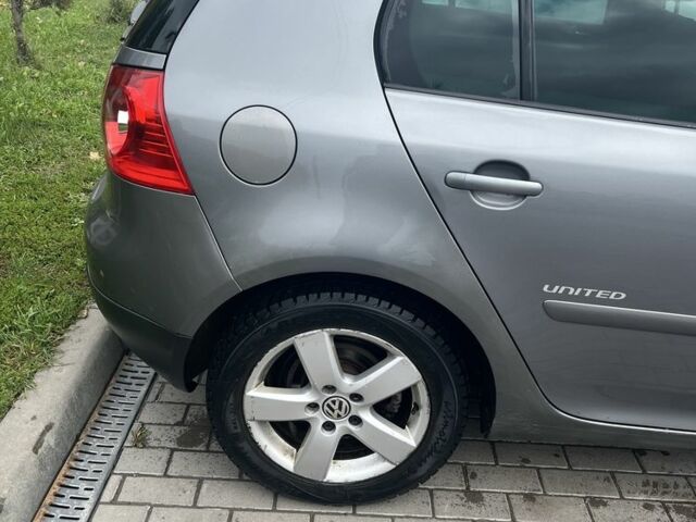 Фольксваген Гольф 2008 в Тернополе на Automoto.ua Серый Фольксваген Гольф, объемом двигателя 1.4 л и пробегом 325 тыс. км за 5200 $, фото 3 на Automoto.ua