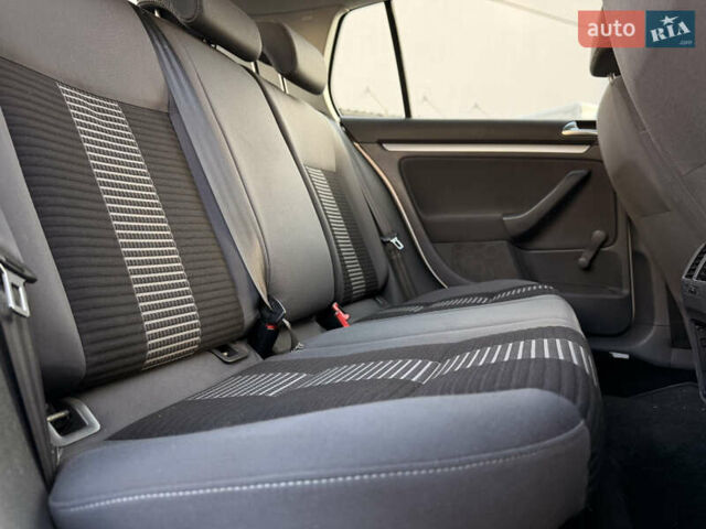 Серый Фольксваген Гольф, объемом двигателя 1.39 л и пробегом 201 тыс. км за 5999 $, фото 11 на Automoto.ua