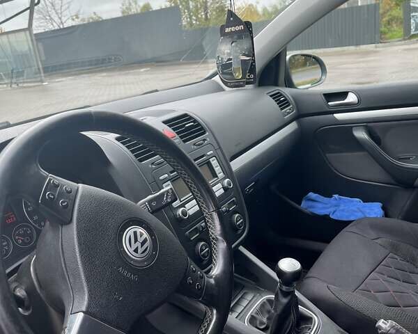 Серый Фольксваген Гольф, объемом двигателя 1.4 л и пробегом 325 тыс. км за 5000 $, фото 8 на Automoto.ua