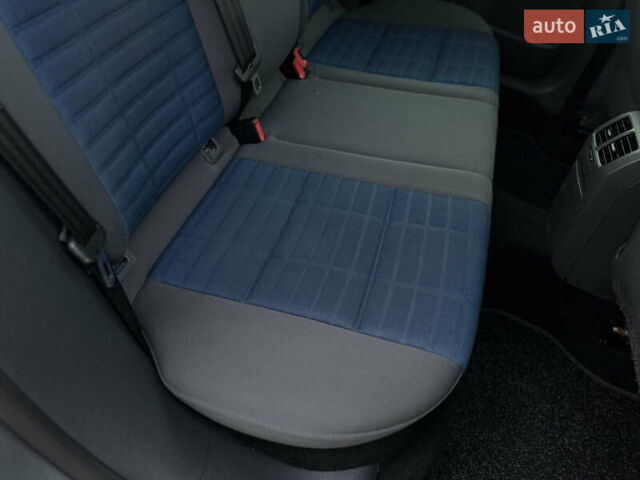 Серый Фольксваген Гольф, объемом двигателя 1.6 л и пробегом 170 тыс. км за 6600 $, фото 73 на Automoto.ua