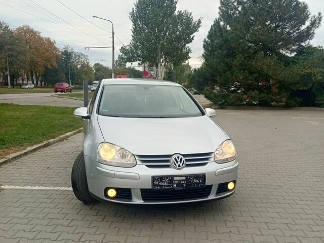 Серый Фольксваген Гольф, объемом двигателя 1.6 л и пробегом 240 тыс. км за 6500 $, фото 2 на Automoto.ua