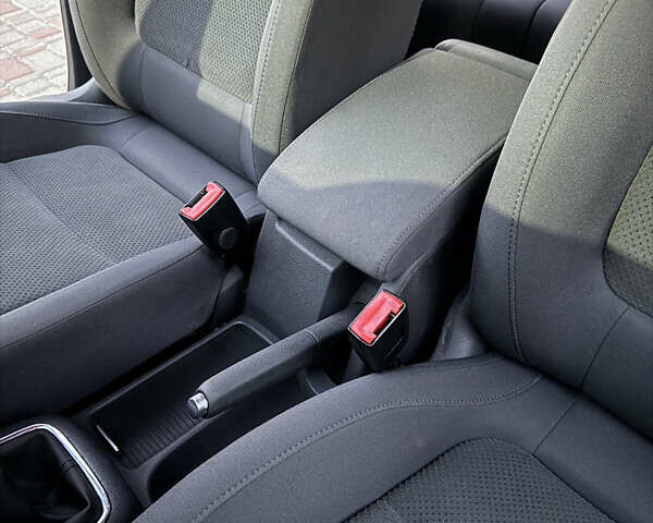 Серый Фольксваген Гольф, объемом двигателя 1.6 л и пробегом 248 тыс. км за 7200 $, фото 57 на Automoto.ua