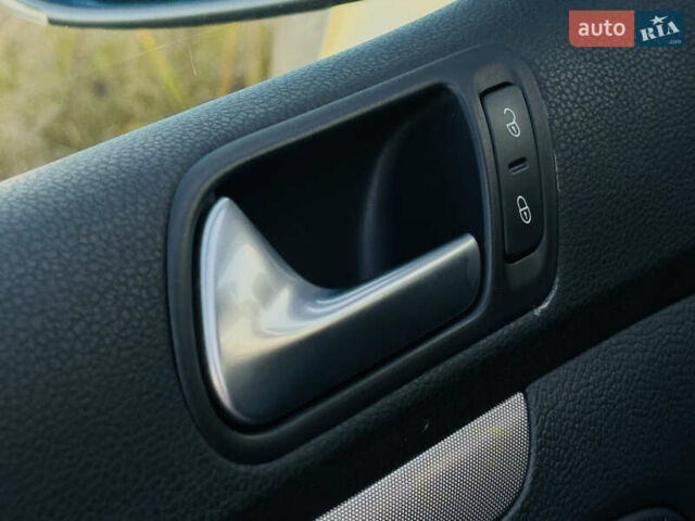 Сірий Фольксваген Гольф, об'ємом двигуна 1.6 л та пробігом 170 тис. км за 6600 $, фото 45 на Automoto.ua