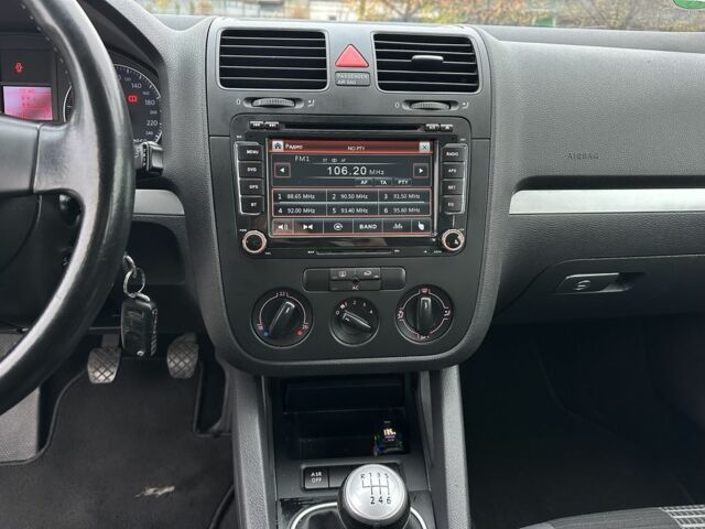 Сірий Фольксваген Гольф, об'ємом двигуна 1.4 л та пробігом 249 тис. км за 5900 $, фото 5 на Automoto.ua