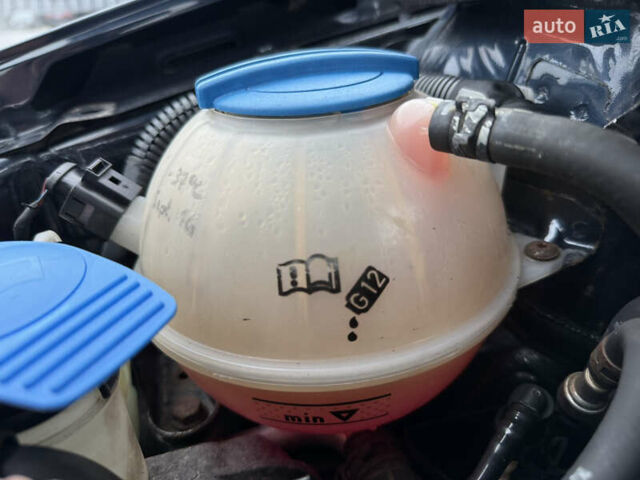 Серый Фольксваген Гольф, объемом двигателя 1.6 л и пробегом 227 тыс. км за 6300 $, фото 32 на Automoto.ua