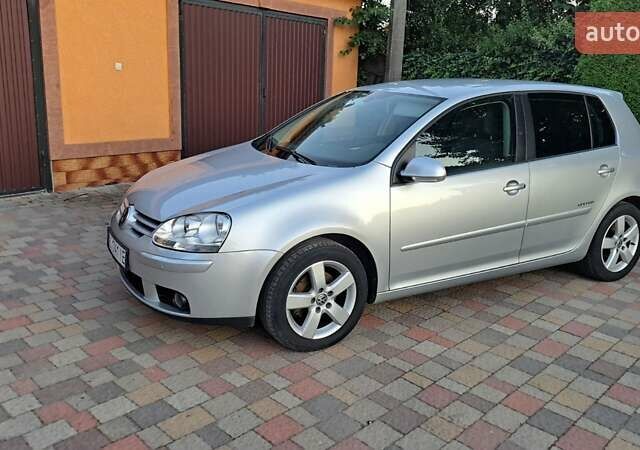 Сірий Фольксваген Гольф, об'ємом двигуна 1.39 л та пробігом 240 тис. км за 6500 $, фото 2 на Automoto.ua