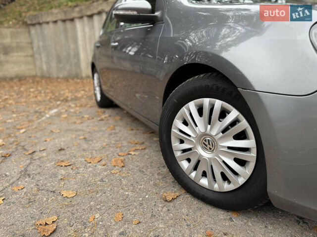 Серый Фольксваген Гольф, объемом двигателя 1.4 л и пробегом 217 тыс. км за 6300 $, фото 4 на Automoto.ua