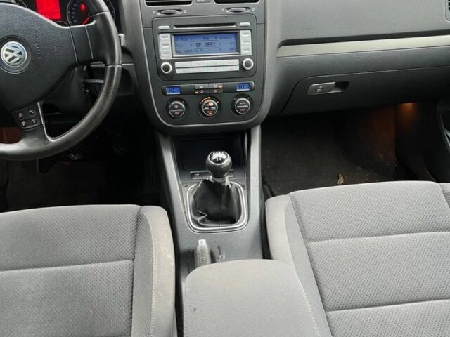 Сірий Фольксваген Гольф, об'ємом двигуна 1.9 л та пробігом 261 тис. км за 2250 $, фото 3 на Automoto.ua