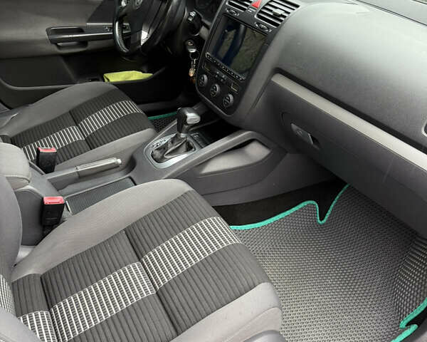 Серый Фольксваген Гольф, объемом двигателя 1.39 л и пробегом 275 тыс. км за 6250 $, фото 33 на Automoto.ua