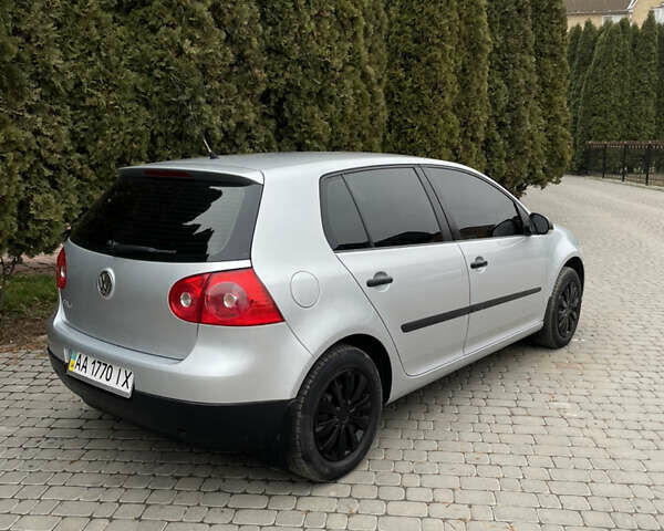 Сірий Фольксваген Гольф, об'ємом двигуна 1.39 л та пробігом 201 тис. км за 5400 $, фото 11 на Automoto.ua