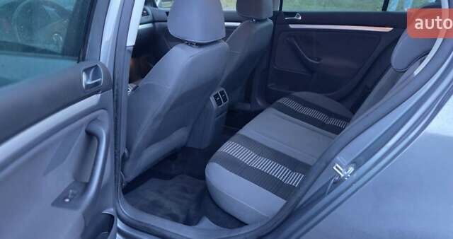 Серый Фольксваген Гольф, объемом двигателя 1.6 л и пробегом 256 тыс. км за 5799 $, фото 6 на Automoto.ua