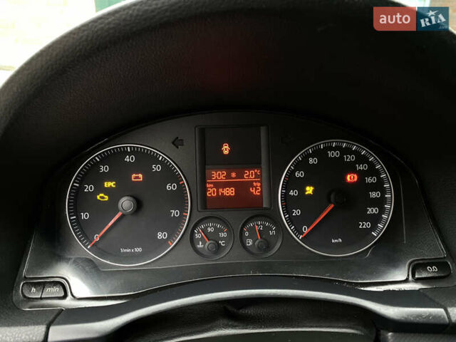 Сірий Фольксваген Гольф, об'ємом двигуна 1.39 л та пробігом 201 тис. км за 5400 $, фото 19 на Automoto.ua