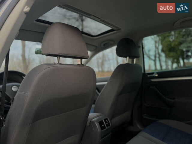 Серый Фольксваген Гольф, объемом двигателя 1.6 л и пробегом 170 тыс. км за 6600 $, фото 75 на Automoto.ua