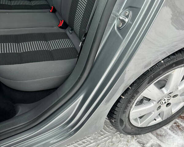 Серый Фольксваген Гольф, объемом двигателя 1.6 л и пробегом 202 тыс. км за 6499 $, фото 35 на Automoto.ua