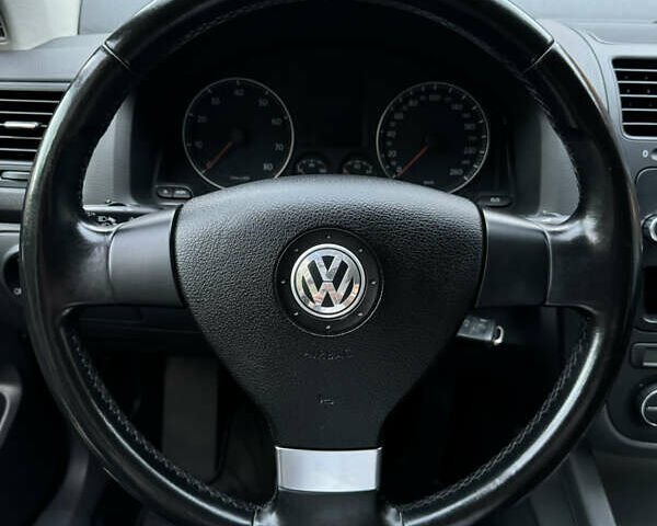 Серый Фольксваген Гольф, объемом двигателя 1.6 л и пробегом 232 тыс. км за 6799 $, фото 29 на Automoto.ua