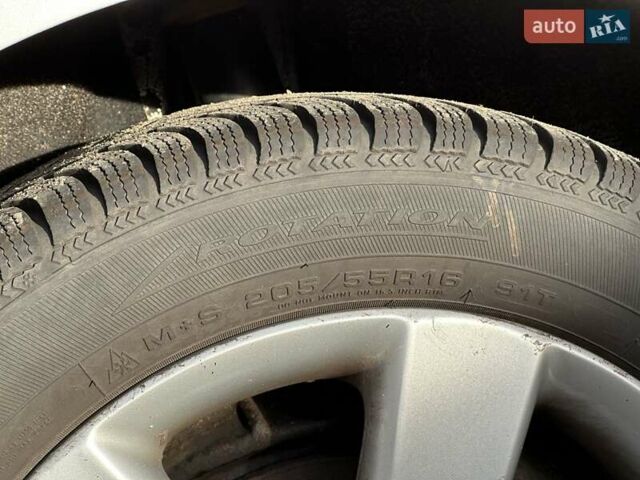 Сірий Фольксваген Гольф, об'ємом двигуна 1.6 л та пробігом 222 тис. км за 6000 $, фото 7 на Automoto.ua