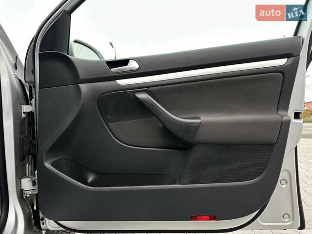 Серый Фольксваген Гольф, объемом двигателя 1.4 л и пробегом 249 тыс. км за 5900 $, фото 37 на Automoto.ua