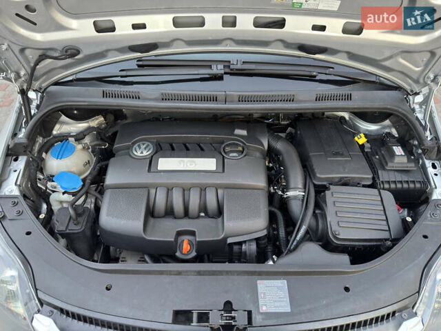 Серый Фольксваген Гольф, объемом двигателя 1.6 л и пробегом 248 тыс. км за 7200 $, фото 27 на Automoto.ua