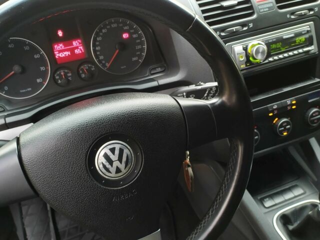 Серый Фольксваген Гольф, объемом двигателя 1.6 л и пробегом 240 тыс. км за 6150 $, фото 12 на Automoto.ua