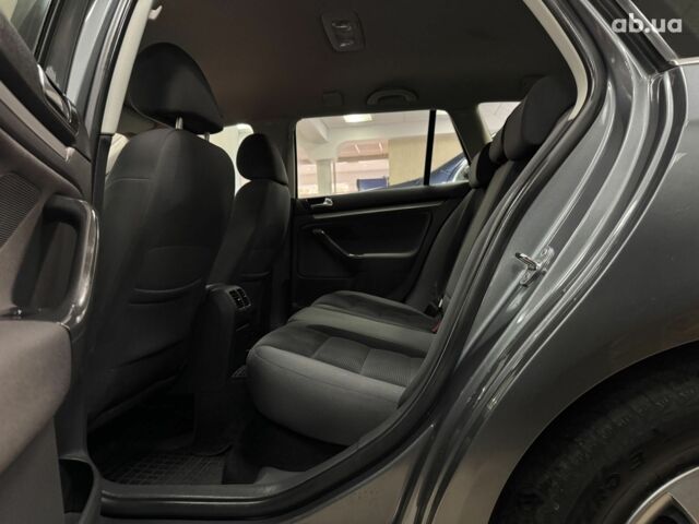 Сірий Фольксваген Гольф, об'ємом двигуна 0 л та пробігом 217 тис. км за 5800 $, фото 1 на Automoto.ua