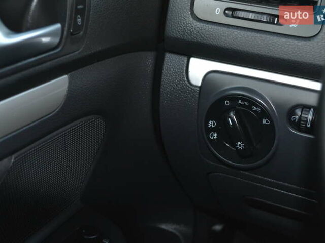 Сірий Фольксваген Гольф, об'ємом двигуна 1.6 л та пробігом 162 тис. км за 7200 $, фото 49 на Automoto.ua