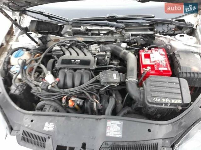 Серый Фольксваген Гольф, объемом двигателя 1.6 л и пробегом 249 тыс. км за 4700 $, фото 6 на Automoto.ua